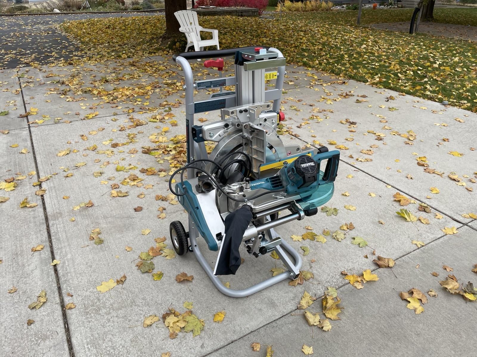 Bosch T4B Gravity-Rise Miter Saw Stand with Wheels customer photo 2