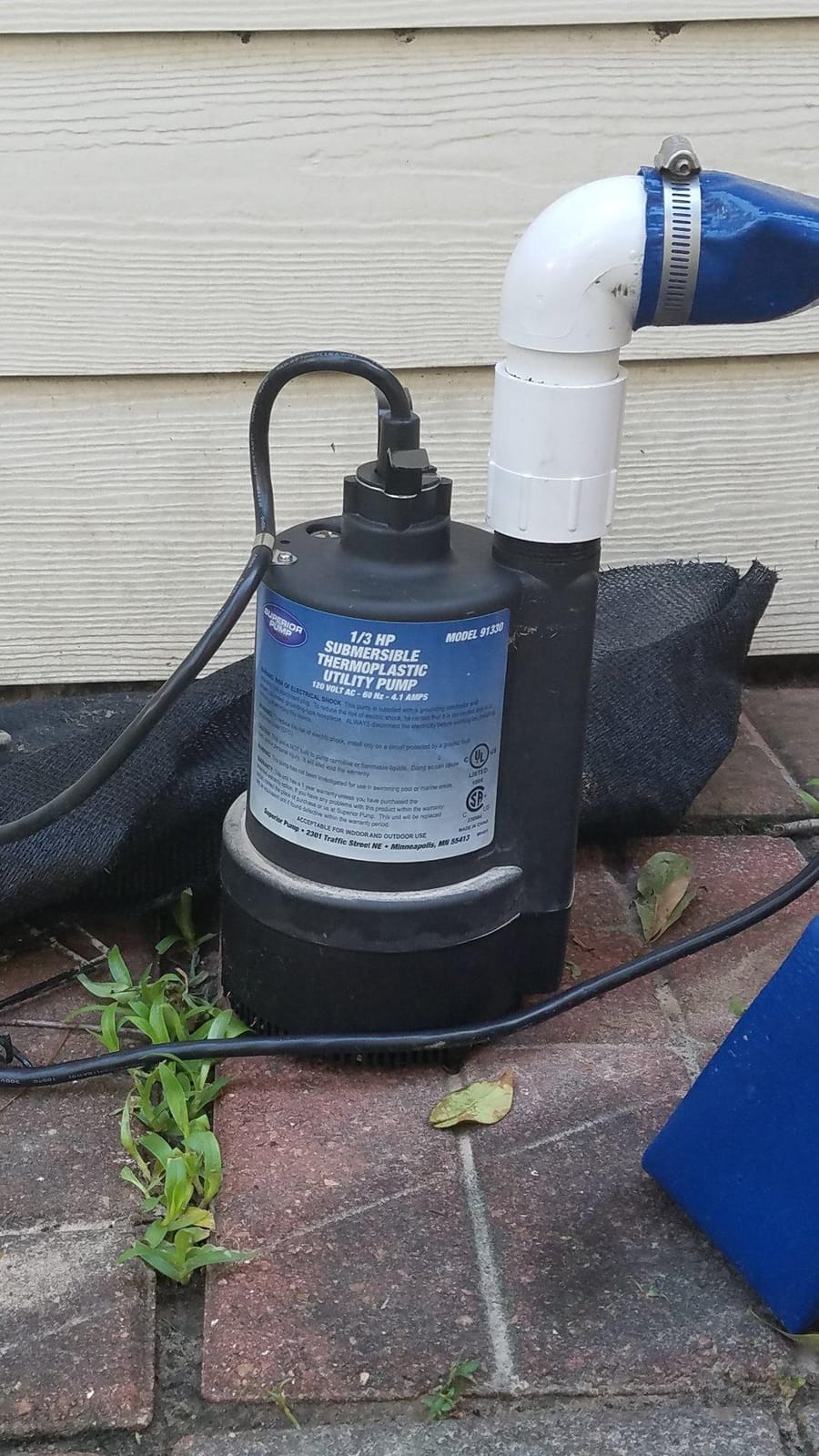 Superior Pump 91330 2400GPH Thermoplastic Submersible Utility Pump with 10-Foot Cord, 1/3 HP customer photo 2