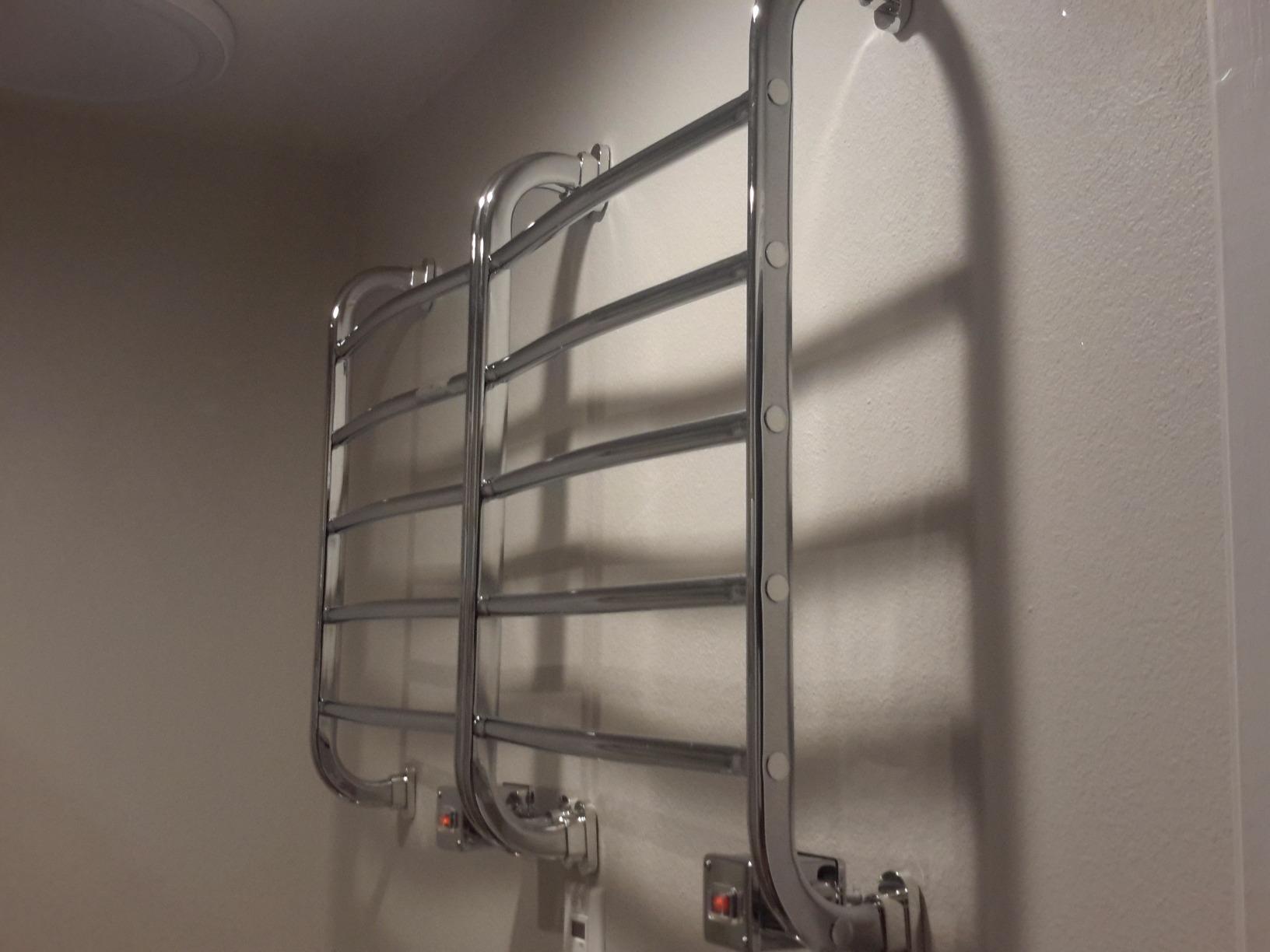 Traditional Towel Warmer - Free-Standing or Wall Mounted Towel Warmer Rack for Drying Towels and Garments - 34-Inch Chrome Finish Frame with 4 Bars - Model RTC customer photo 2