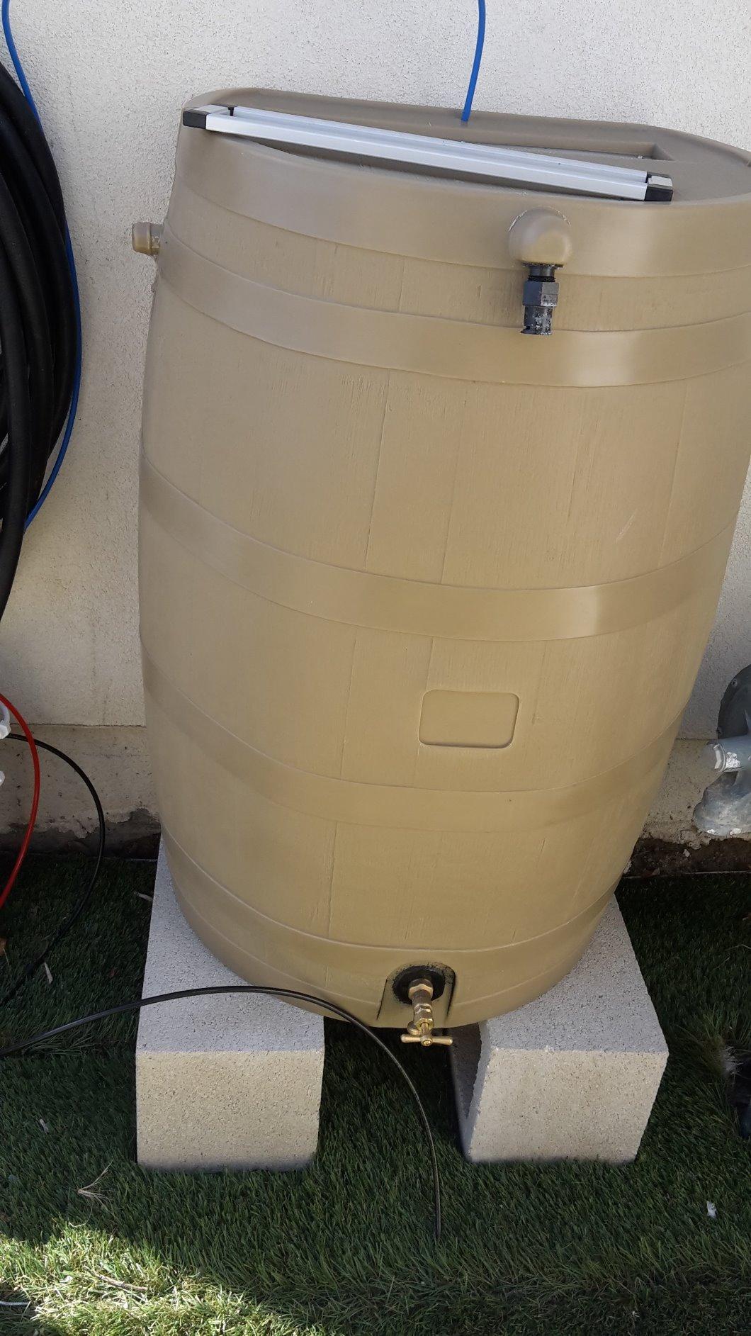 RTS Home Accents 50-Gallon Rain Water Collection Barrel with Brass Spigot, Oak Color customer photo 1