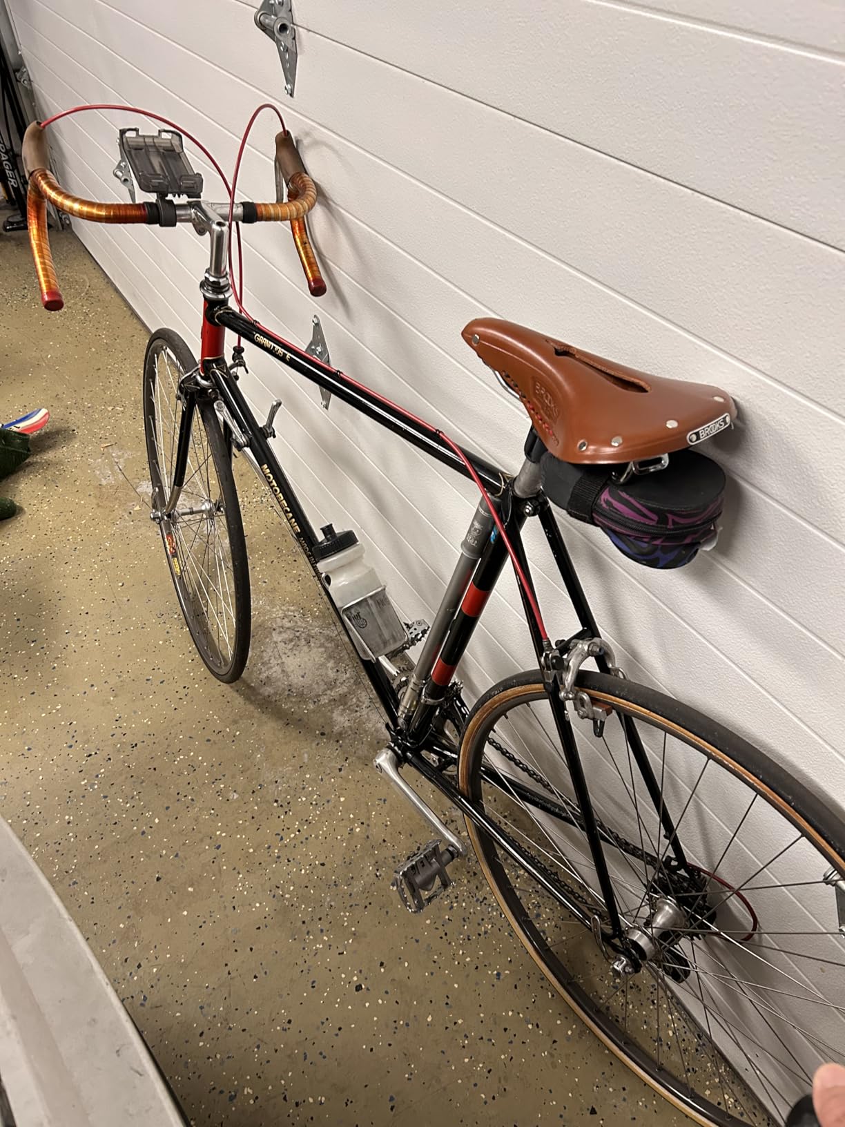 Brooks England B17 Carved, Iconic Cut-Out Leather Bike Saddle customer photo 2