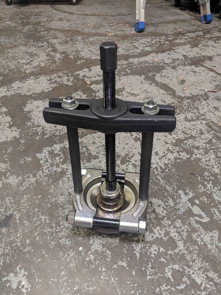 OTC 4517 7-Ton Bar-Type Puller and Bearing Separator Set with Storage Case | Includes a 4