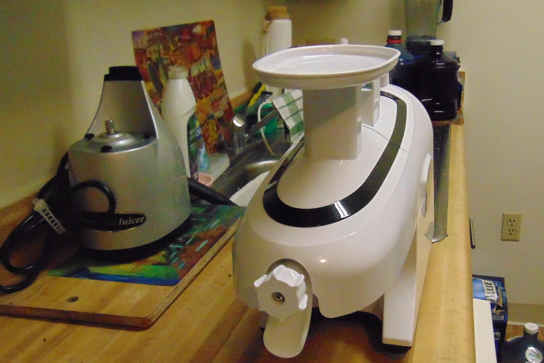 Tribest Greenstar GSE-5000 Elite Twin Gear Cold Press Slow Masticating Juicer (White) customer photo 1
