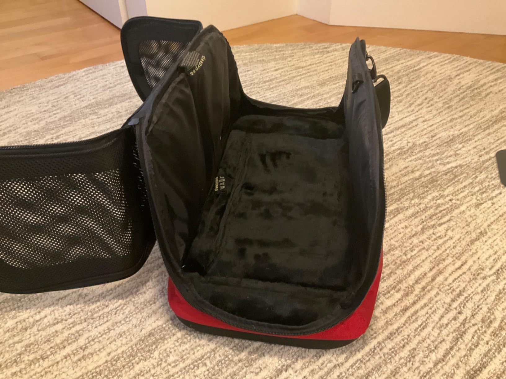 Sleepypod Air in-Cabin Pet Carrier, Glacier Silver customer photo 2