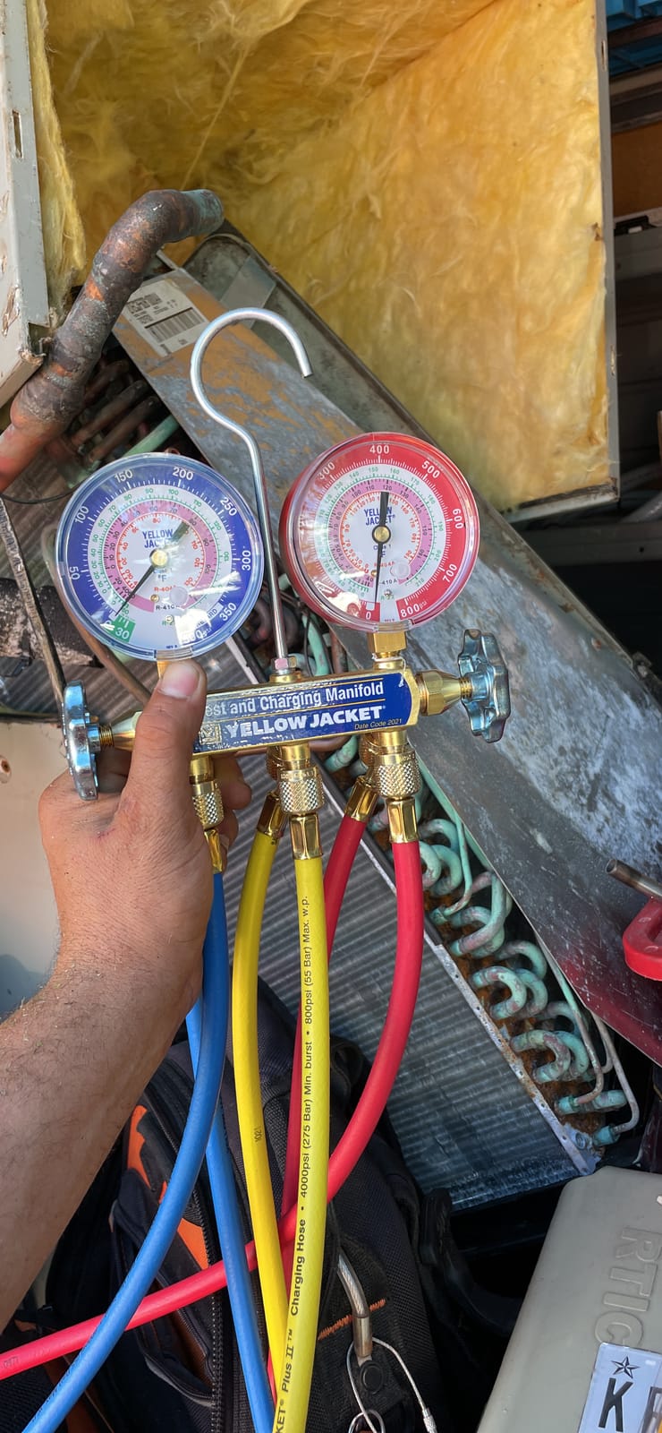Yellow Jacket Mechanical Manifold Gauge Set, 2 Valve, 3 Hoses, Vacuum Port Size 1/4 in 42004-1 customer photo 2