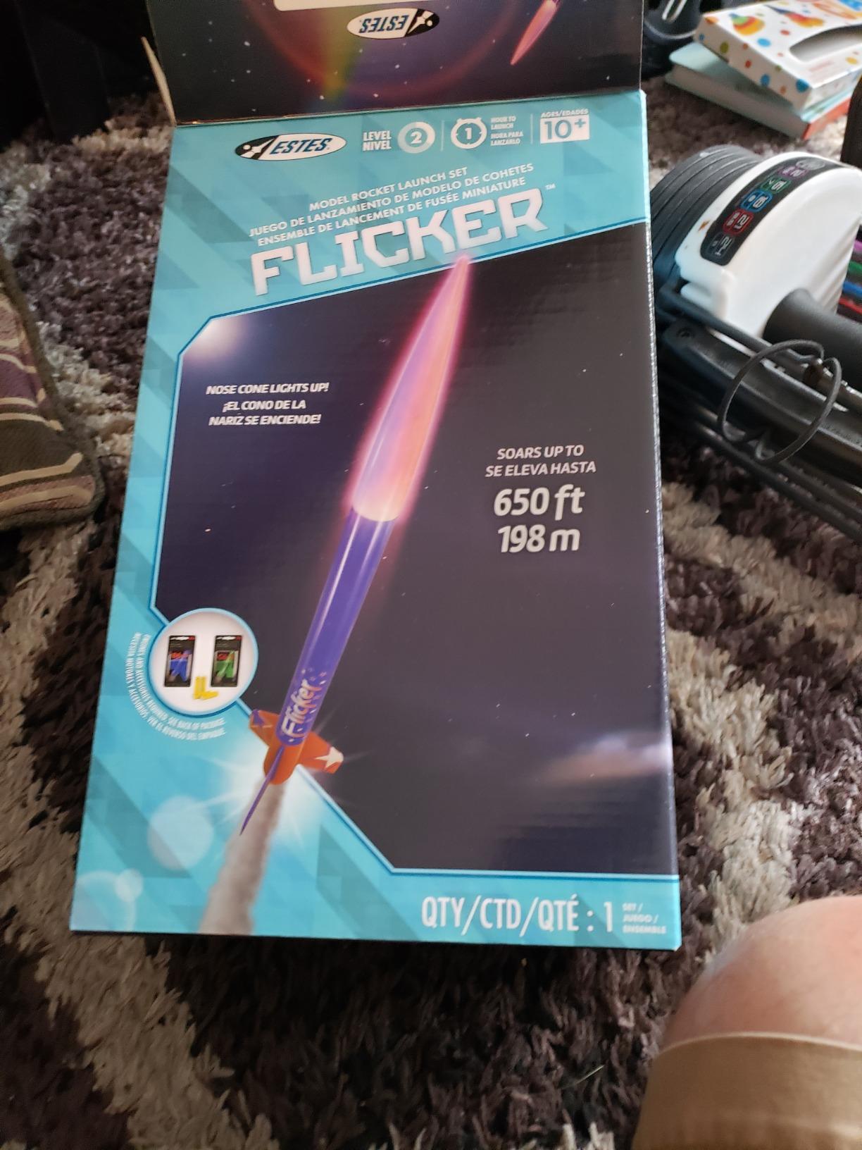 Estes 1427 Alpha III Rocket-Building Kit, Beginner Flying-Rocket Model Kit for Ages 10+, Includes Launch Pad and Controller customer photo 1