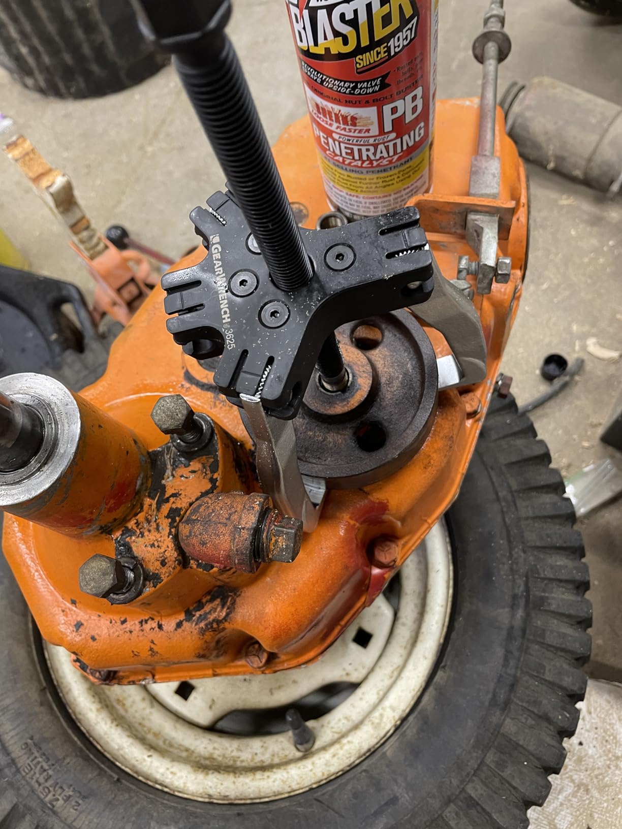 GEARWRENCH 2 or 3 Jaw Internal/External Ratcheting Puller Set, 2 and 5 Ton - 3627 customer photo 1