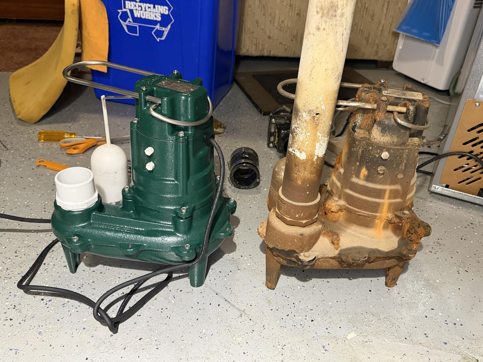 Zoeller Waste-Mate 267-0001 Sewage Pump, 1/2 HP Automatic - Heavy-Duty Submersible Sewage, Effluent or Dewatering Pump customer photo 2