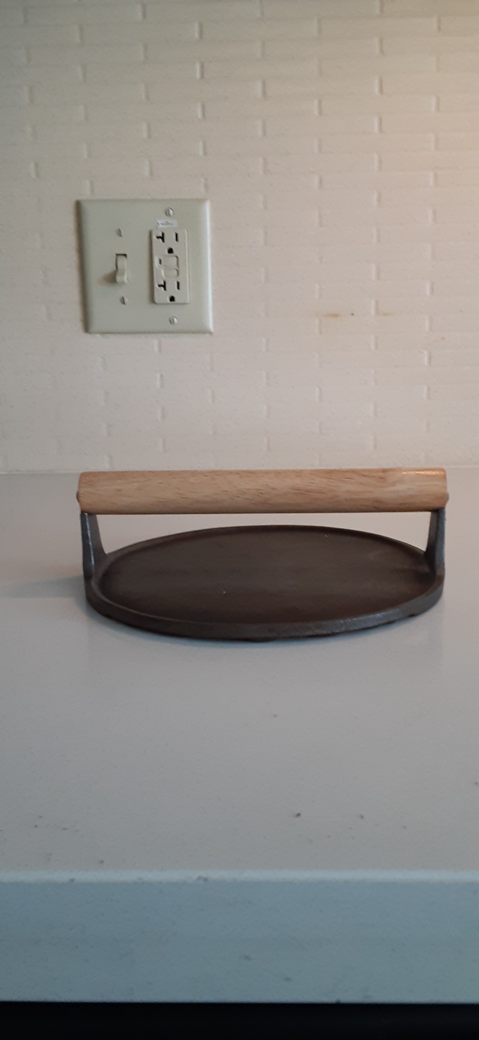 HIC Kitchen Bacon Press, Heavyweight Cast Iron, Rectangular With Wood Handle, For Stovetop Grill And Griddle customer photo 1