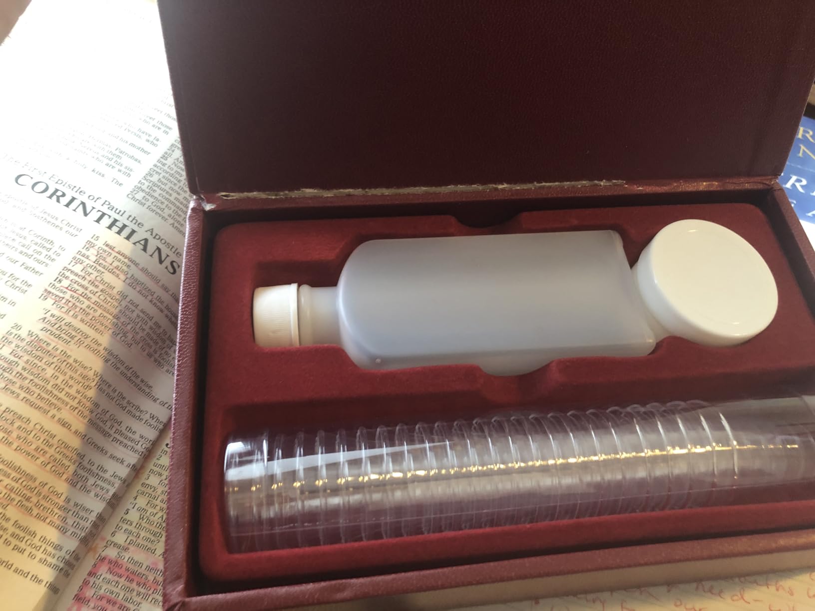 BROADMAN CHURCH SUPPLIES Portable Communion Set, Maroon, 25 Cups customer photo 1