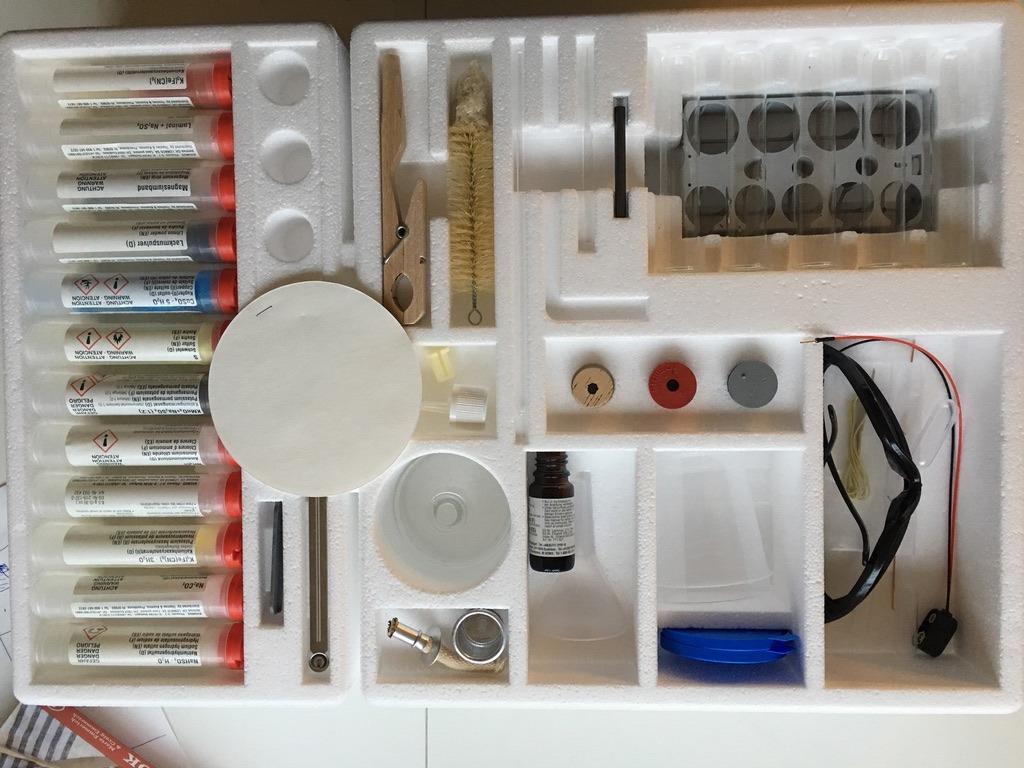 Thames & Kosmos Chem C2000 (V 2.0) Intermediate Chemistry Set | 250 Experiments, 128-Page Full-Color Lab Manual, Real Lab Equipment & Alcohol Burner | Parents' Choice Silver Award | Ages 11+ customer photo 2