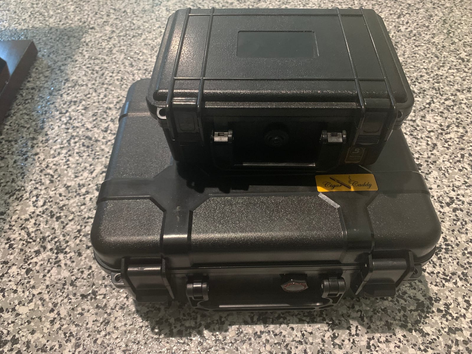 Cigar Caddy 40, 40-Cigar Waterproof Travel Humidor, Super Strong Structure, Stainless Steel Latch Hinges, Black Matte customer photo 1