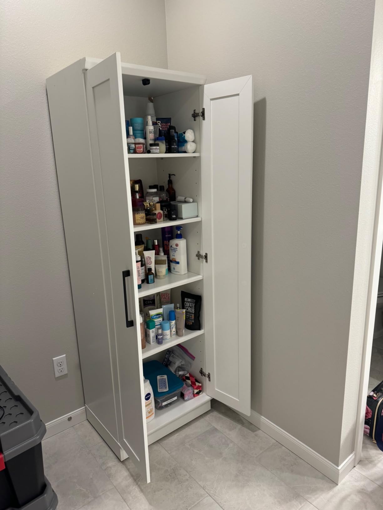Sauder HomePlus Storage Cabinet / Pantry cabinets, Dakota Oak finish customer photo 2