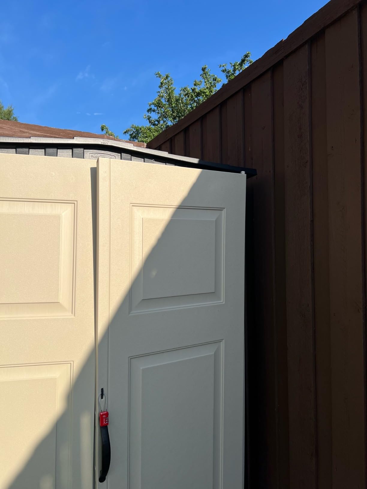 Rubbermaid Small Vertical Resin Outdoor Storage Shed With Floor (2.3 x 4.6 Ft), Weather Resistant, Beige/Brown, Organization for Home/Backyard/Pool Chemicals/Toys/Garden Tools/Porch/Patio Cushions customer photo 2