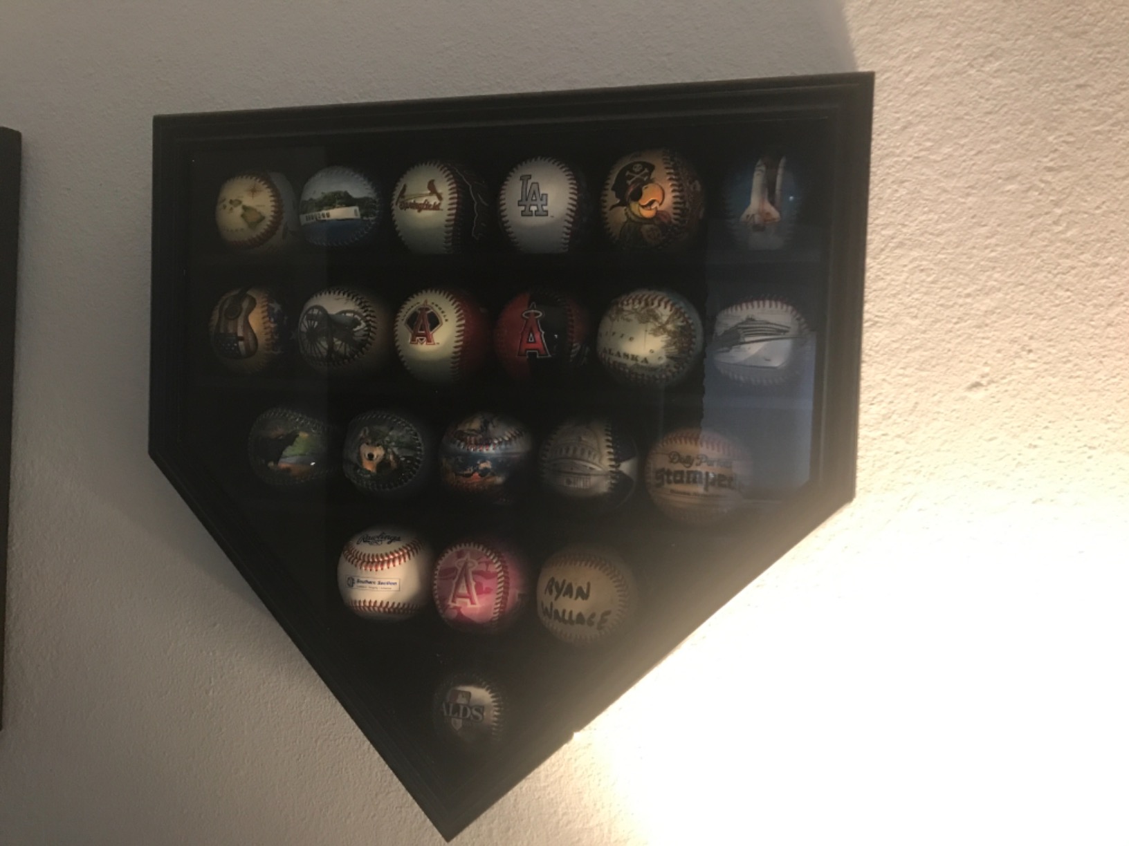 DisplayGifts Baseball Display Case Baseball Holders for Balls Display with 21 Slots Wall Display Box 98% Clear Antifade UV Protection with Gold Locks for Homerun and Collector Autograph Balls customer photo 1