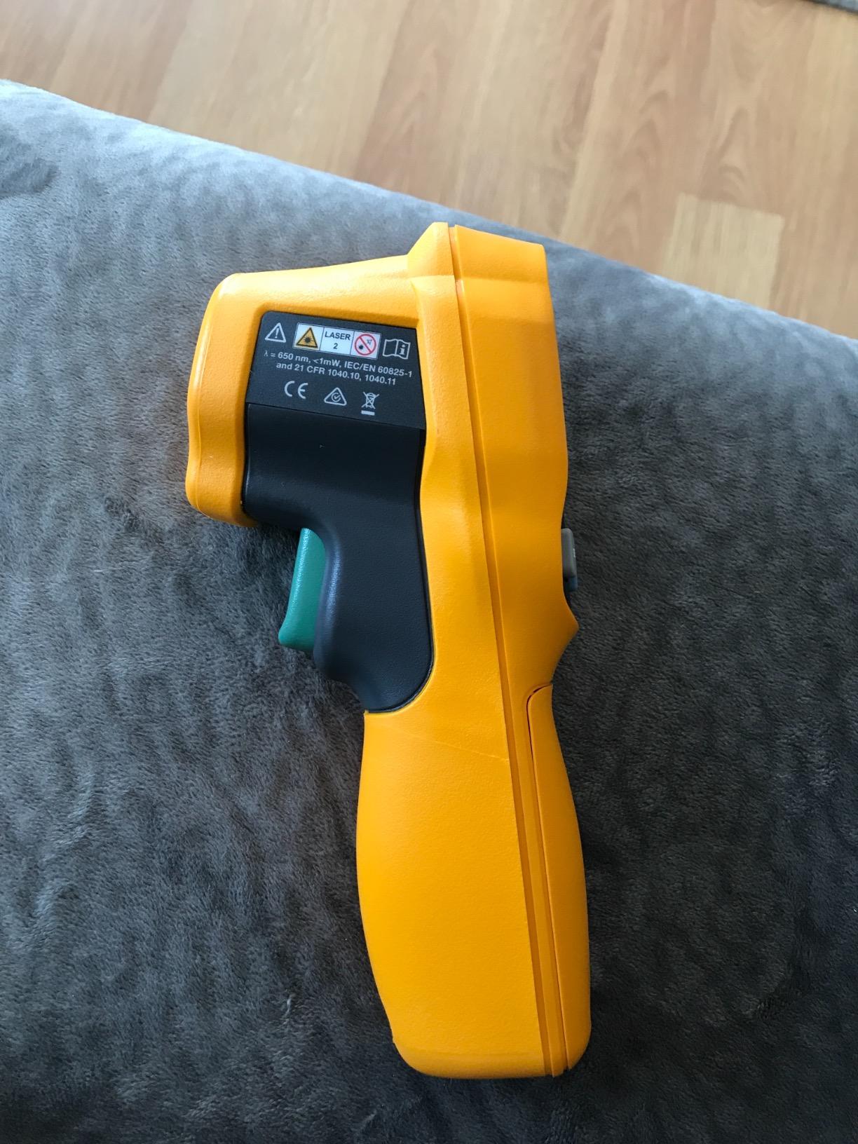 Fluke 62 Max Industrial Infrared Thermometer, -22 to +932 Degree F Range, Single Laser Targeting, 10:1 Distance to Spot Ratio, IP54 Rating, Includes 3 Year Warranty, (Not for Human Temp) customer photo 1