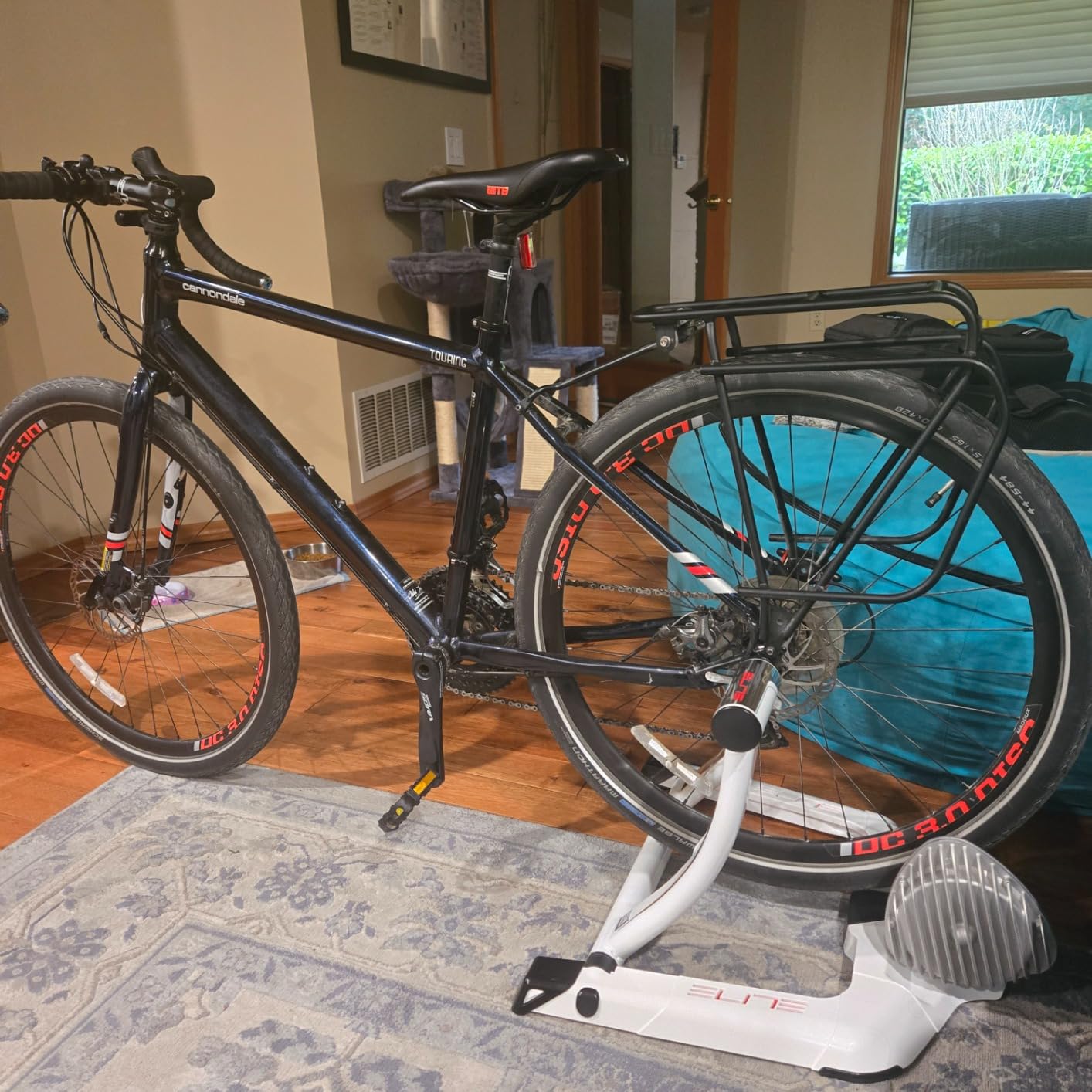Elite Unisex - Adult Roller Trainer Cubo Power Fluid 2012/2013 Exercise Bike, Silver/White, One Size customer photo 2