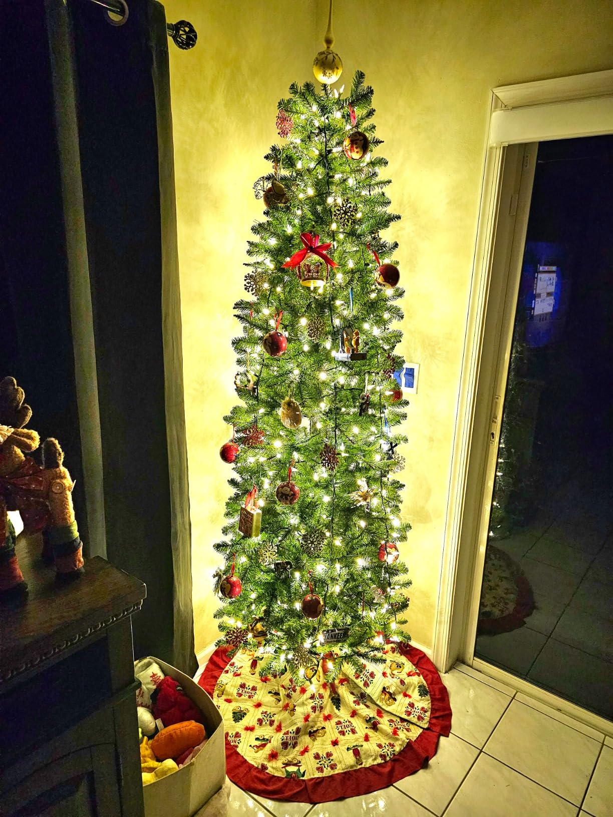 National Tree Company 7.5 ft Unlit Kingswood Fir Slim Artificial Christmas Tree, 1,075 Tips, Includes Stand, Green customer photo 2