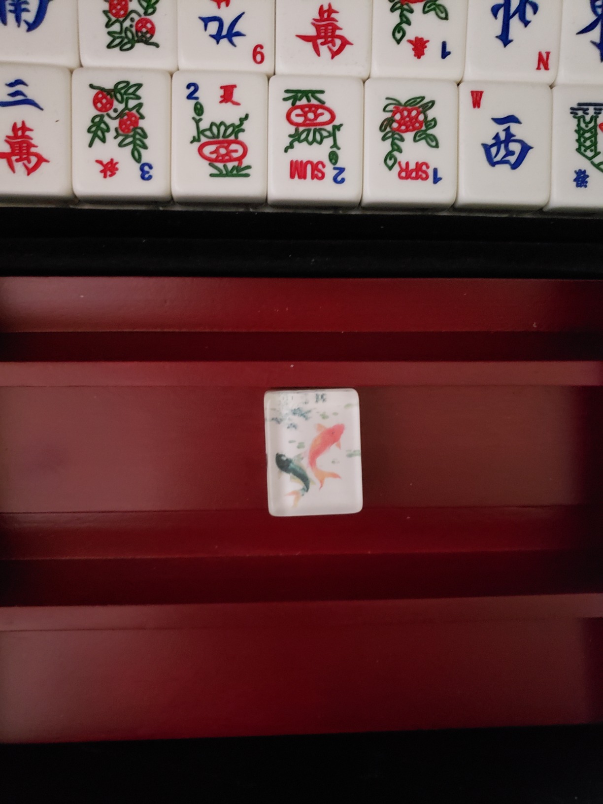 Yellow Mountain Imports American Mahjong Set, Koi Fish with Wooden Case - Four Wooden Racks, Acrylic Pushers, Wright Patterson Scoring Coins, Dice, & Wind Indicator customer photo 1