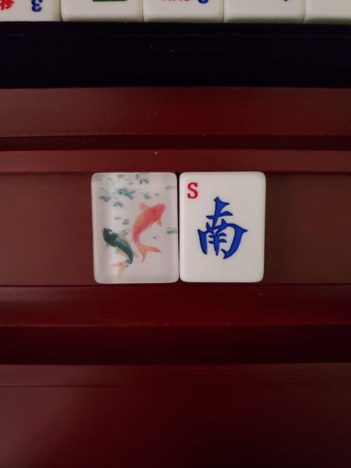 Yellow Mountain Imports American Mahjong Set, Koi Fish with Wooden Case - Four Wooden Racks, Acrylic Pushers, Wright Patterson Scoring Coins, Dice, & Wind Indicator customer photo 2