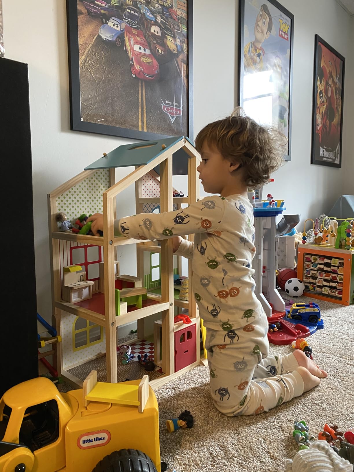 Melissa & Doug Wooden Hi-Rise Dollhouse with 15 Furniture Pieces, Garage, Working Elevator Preschool Dollhouse for Kids Ages 3+ customer photo 1