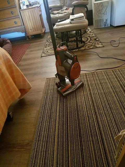 Shark HV302 Rocket Pet Corded Stick Vacuum, Lightweight with Swivel Steering for Carpets & Hard Floors, Converts to Hand Vacuum, Includes Crevice Tool, Pet Multi-Tool & Precision Duster, Orange customer photo 2