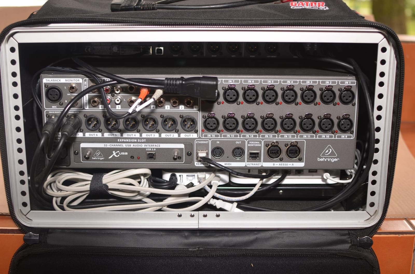 Behringer X32 RACK 40-Input, 25-Bus Digital Rack Mixer with 16 Programmable Midas Preamps, USB Audio Interface and iPad/iPhone Remote Control customer photo 1
