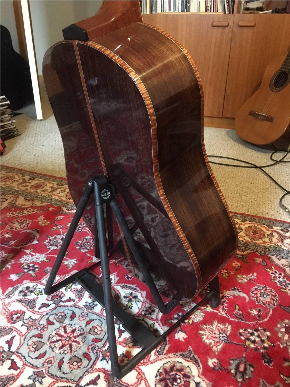 K&M Konig & Meyer 17580 Heli 2 Acoustic Guitar Stand, Folding A-Frame for Acoustic Guitars, Adjustable & Collapsible, Sturdy & Durable, Pro's Choice, German Made Cork Infused Rubber customer photo 2