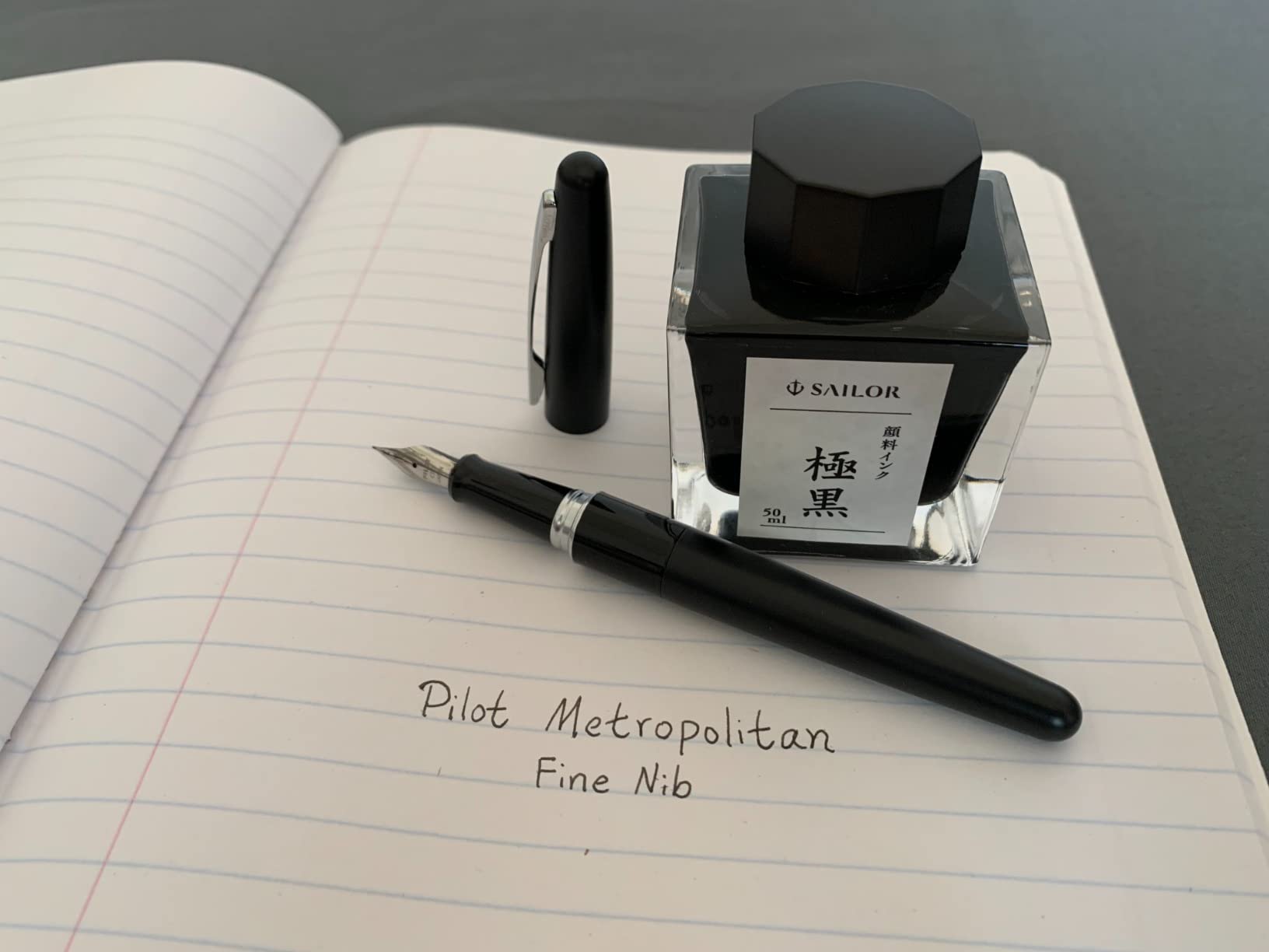 PILOT Metropolitan Collection Fountain Pen, Black Barrel, Classic Design, Fine Nib, Black Ink (91111) customer photo 2