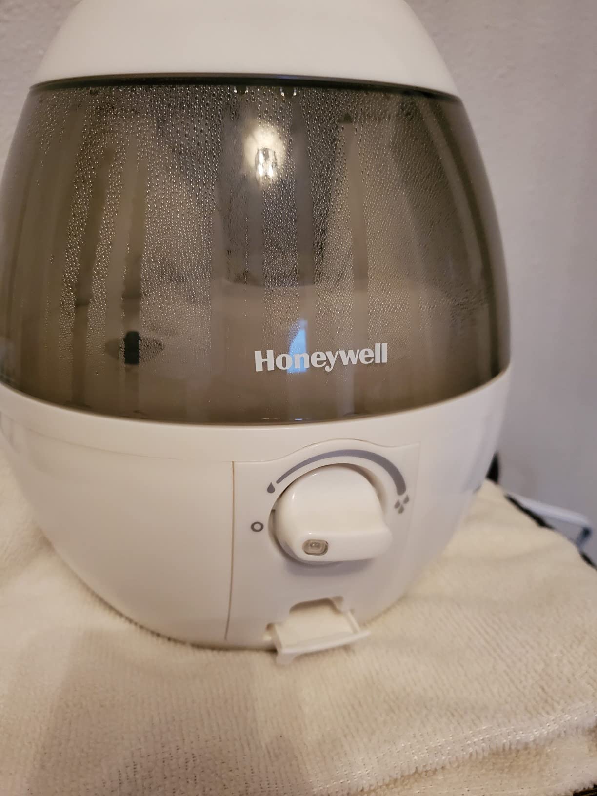 Honeywell HUL520B Mistmate Cool Mist Humidifier Black With Easy Fill Tank & Auto Shut-Off, For Small Room, Bedroom, Baby Room, Office customer photo 2