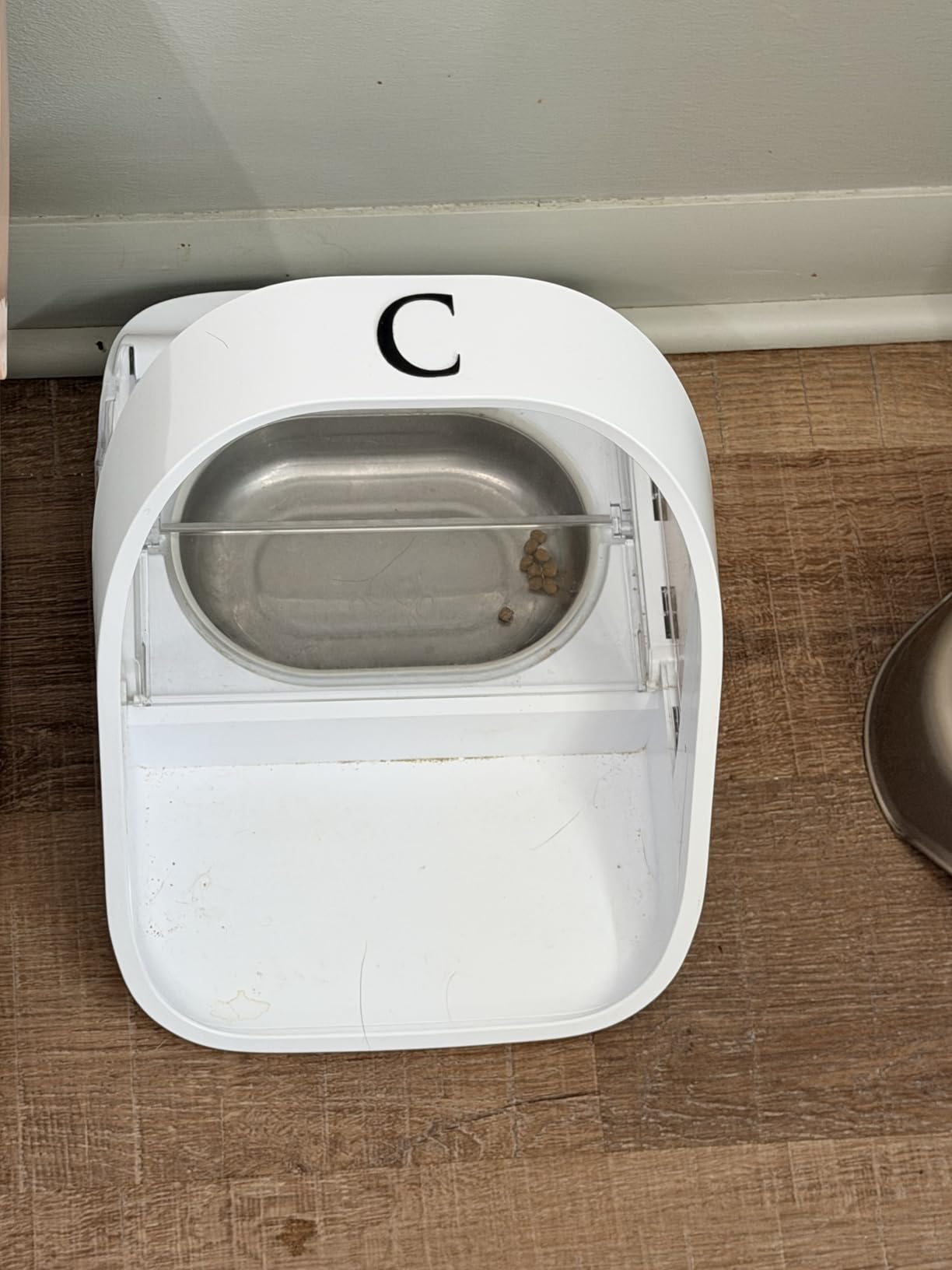Sure Petcare -SureFlap - SureFeed - Microchip Pet Feeder - Selective-Automatic Pet Feeder Makes Meal Times Stress-Free, Suitable for Both Wet and Dry Food - MPF001 customer photo 1