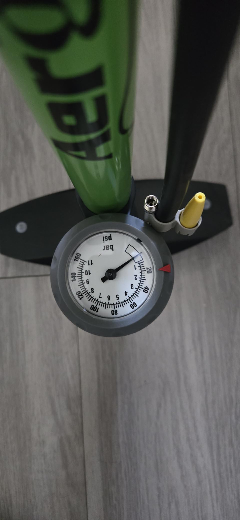 AerGun X-1000 Bike Pump - Unique AerTight Pump Head for Both Presta and Schrader customer photo 1