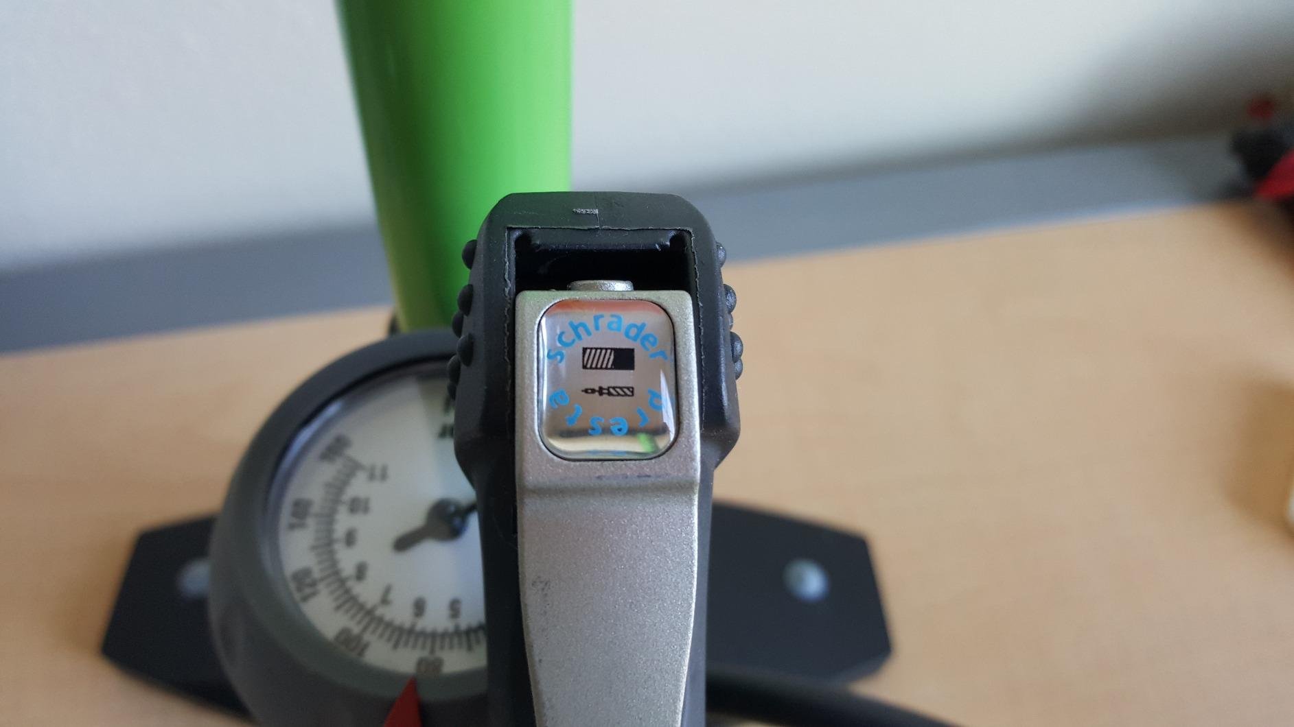 AerGun X-1000 Bike Pump - Unique AerTight Pump Head for Both Presta and Schrader customer photo 2