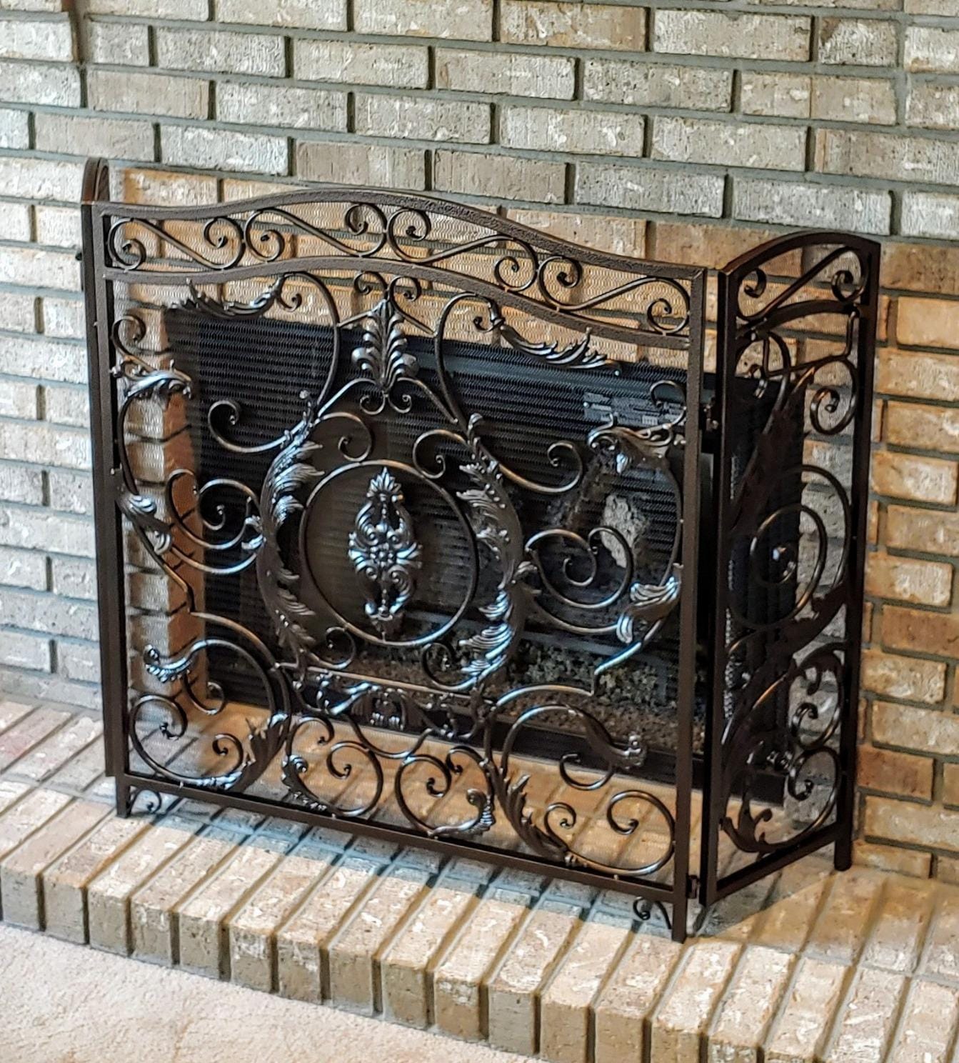 Christopher Knight Home Waterbury Fireplace Screen, Gold Flower On Black customer photo 1