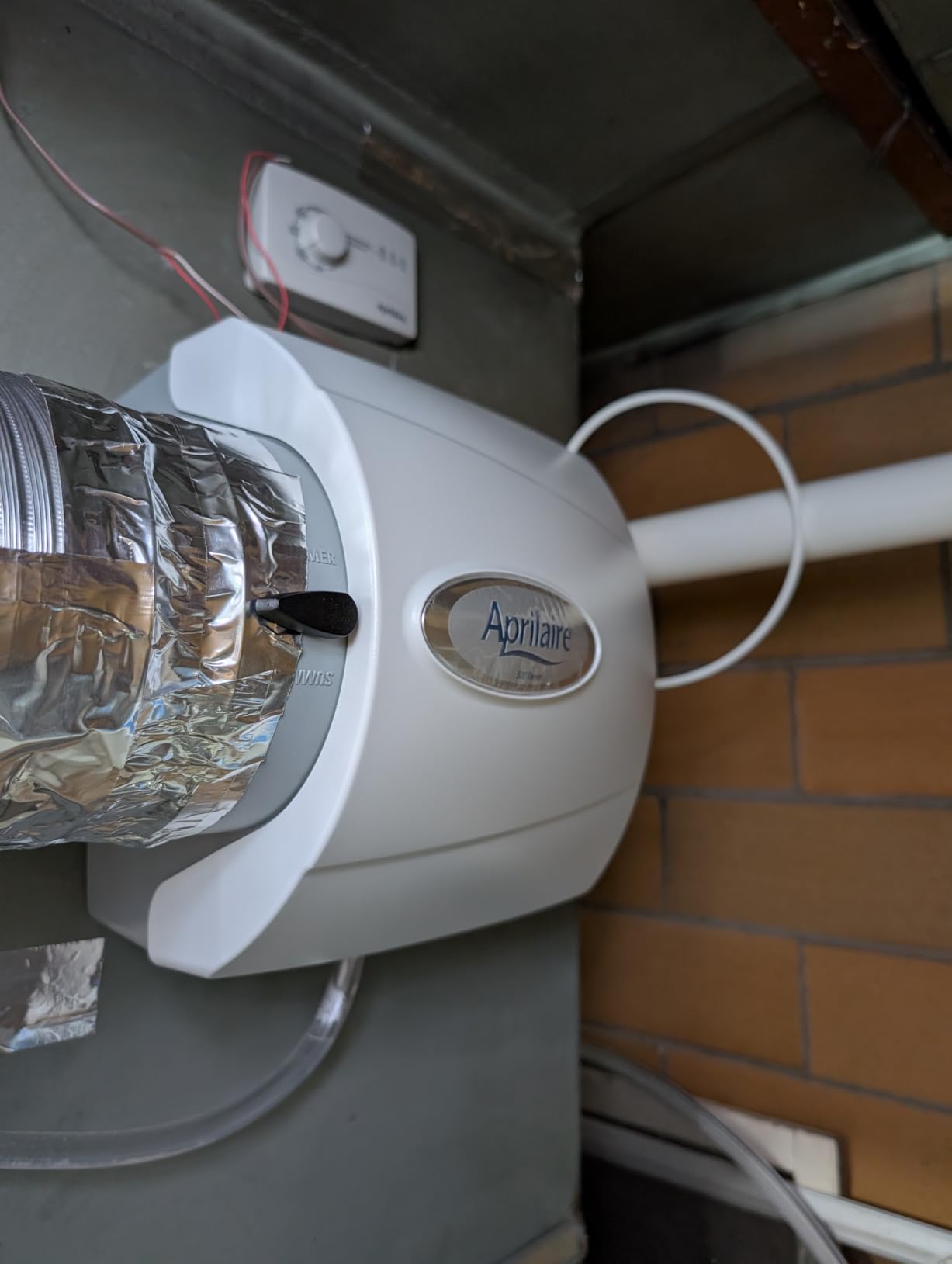 AprilAire 500M Whole-House Humidifier, Manual Compact Furnace Humidifier, Large Capacity Whole-House Humidifier for Homes up to 3,600 Sq. Ft., White customer photo 1
