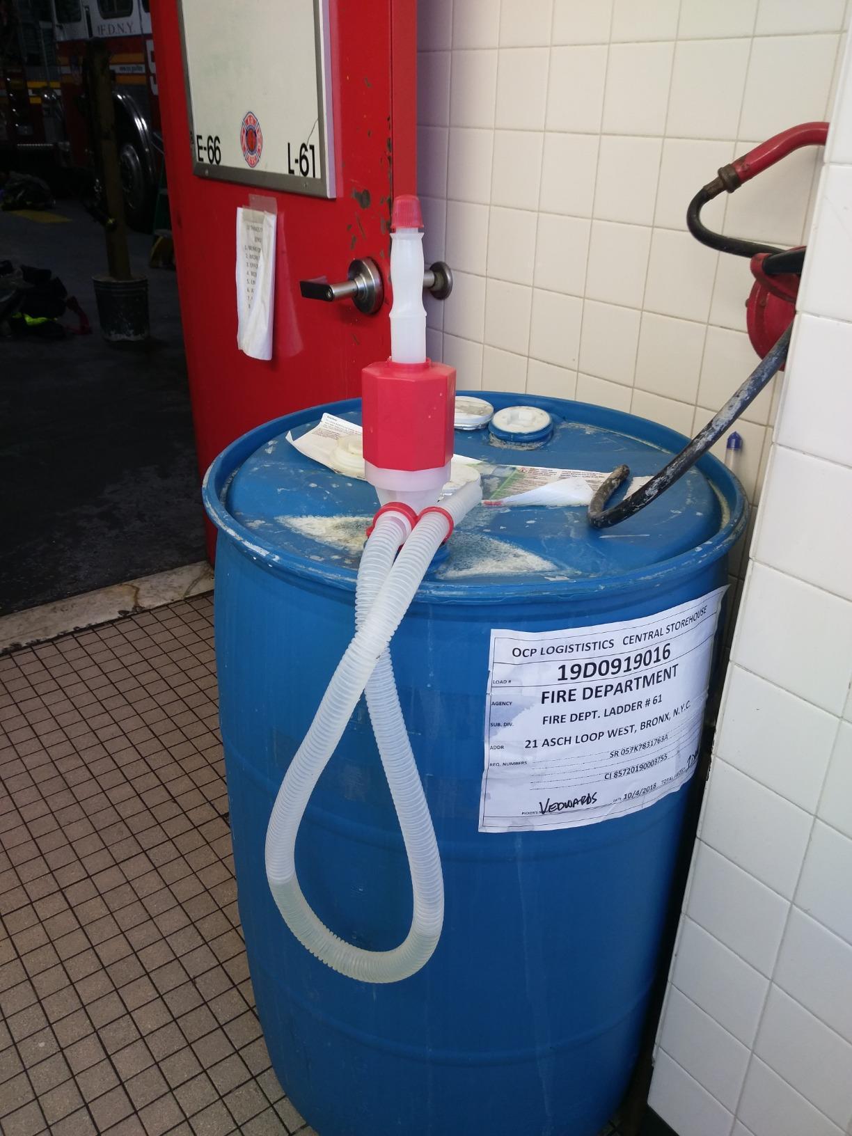 TERA PUMP Emergency 55 Gallon Drum Water Pump | Food Grade BPA-Free, Heavy Duty Hand Barrel Siphon, 5.5 GPM, Drinking Water Transfer, Disaster Preparedness customer photo 1