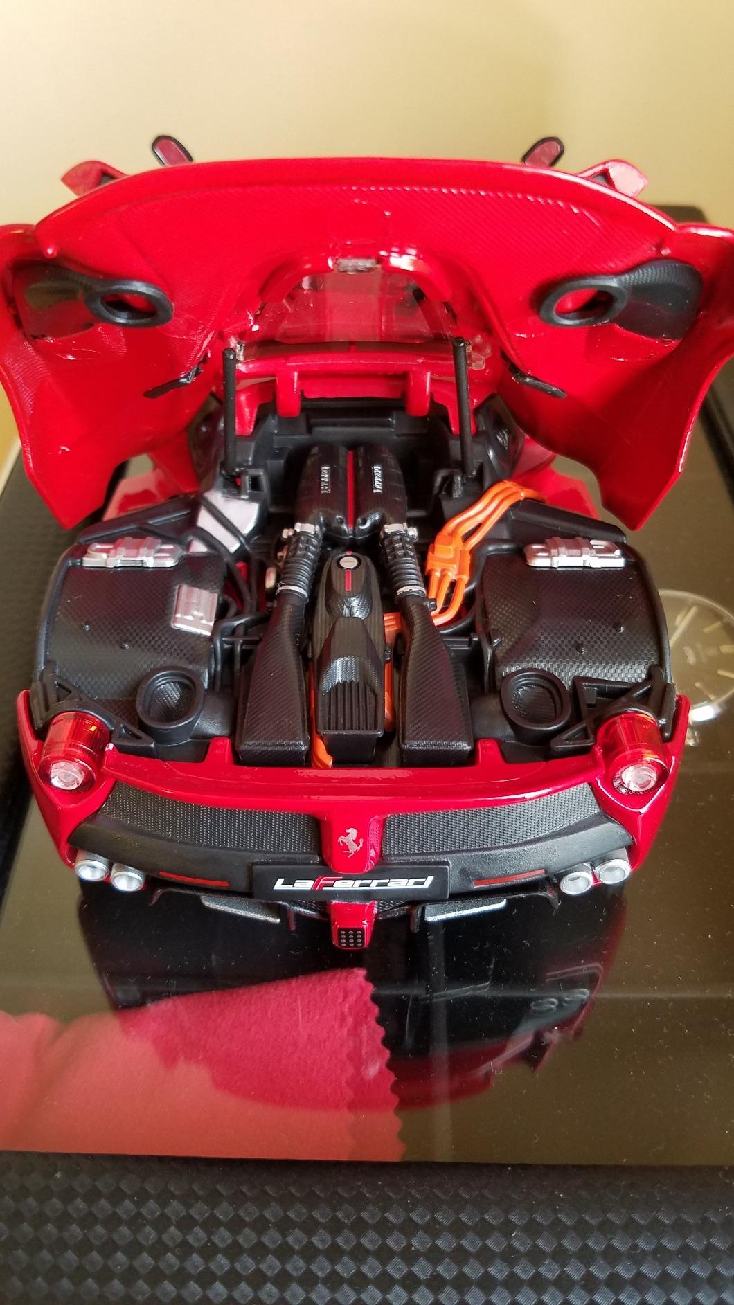 Bburago 1:18 Scale Ferrari Race and Play LaFerrari Diecast Vehicle customer photo 1