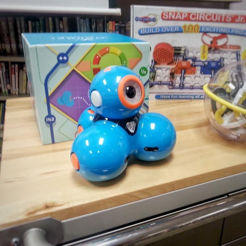 Wonder Workshop Dash Robot - Coding Robots for Kids 6+ - Voice Activated STEM Robot Toys - Interactive, Educational & Programmable customer photo 1