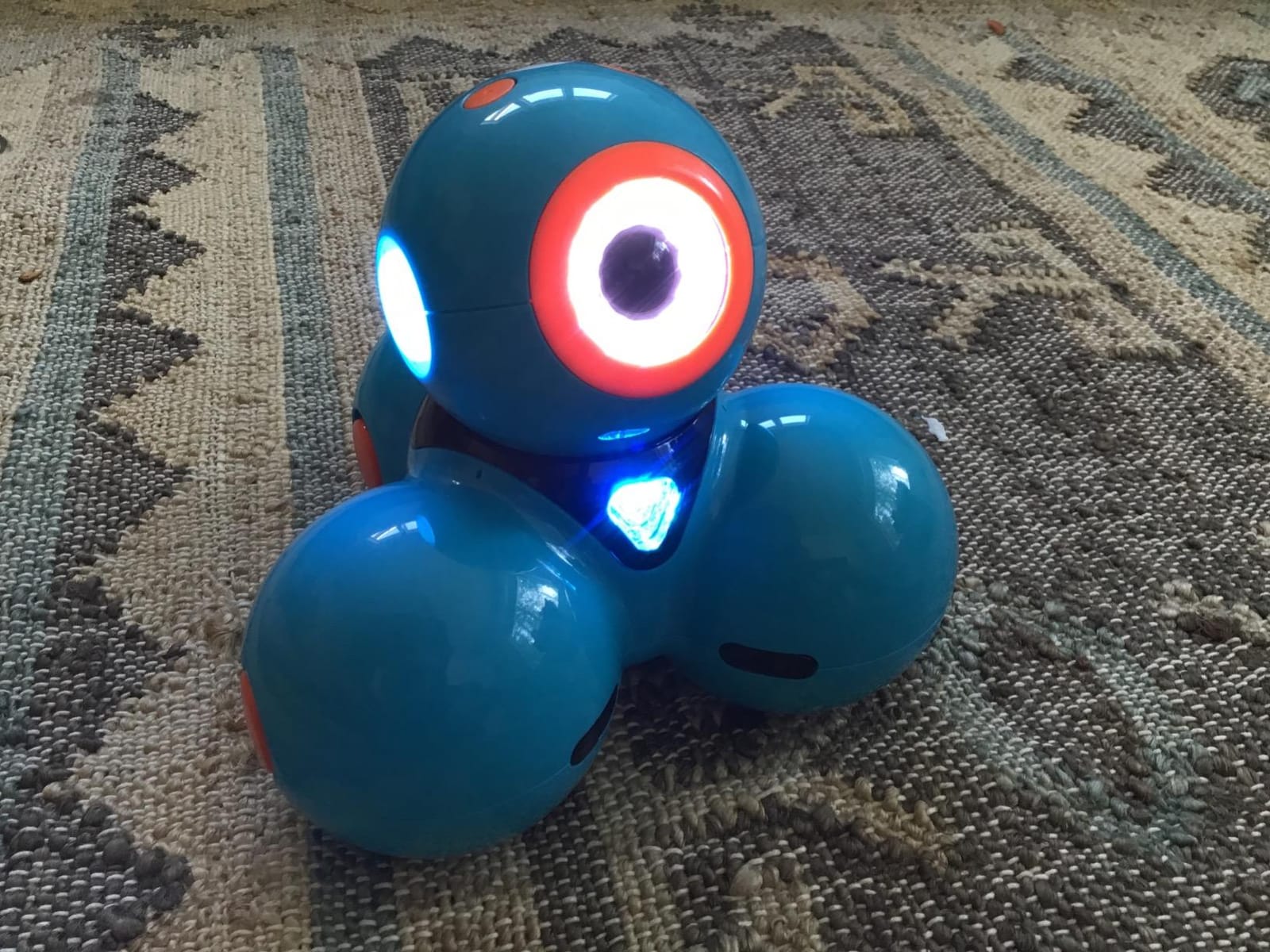 Wonder Workshop Dash Robot - Coding Robots for Kids 6+ - Voice Activated STEM Robot Toys - Interactive, Educational & Programmable customer photo 2