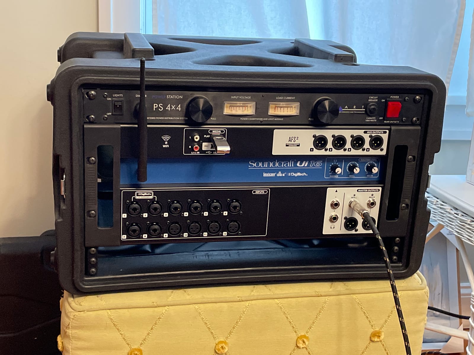 Soundcraft Ui16 Remote-Controlled 16-Input Digital Mixer customer photo 1