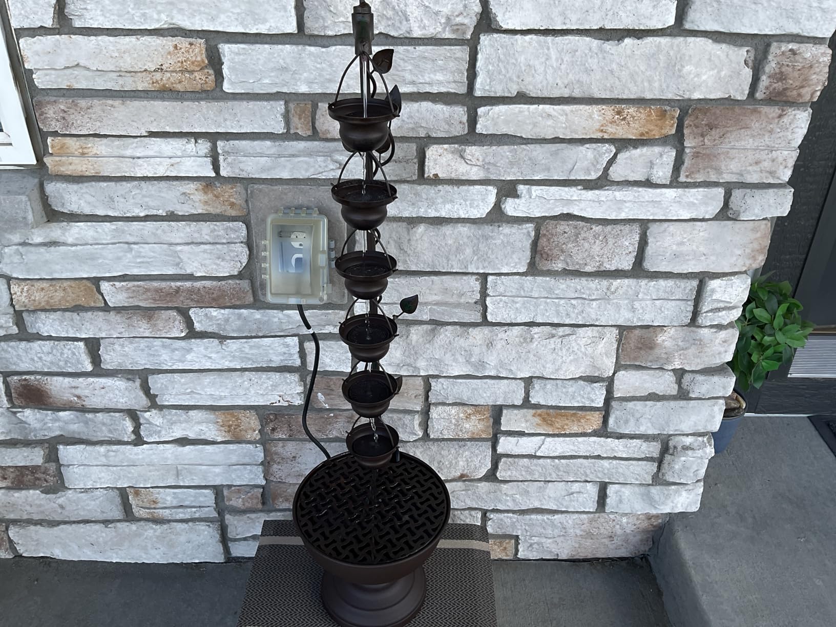 Alpine Corporation MAZ254 Outdoor Floor Tiered Vintage Water Fountain w/ 6 Hanging Cups, Soothing Tier Waterfall, 38