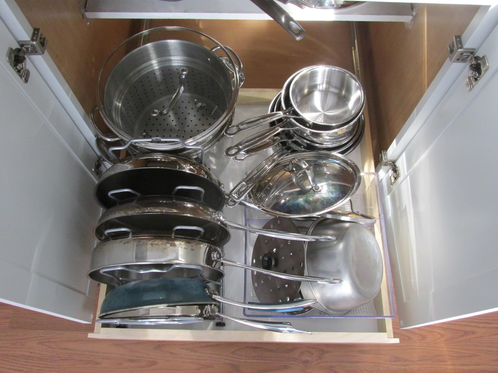 Deco Brothers Pan Organizer Rack for Kitchen Cabinet and Counter, Bronze customer photo 1