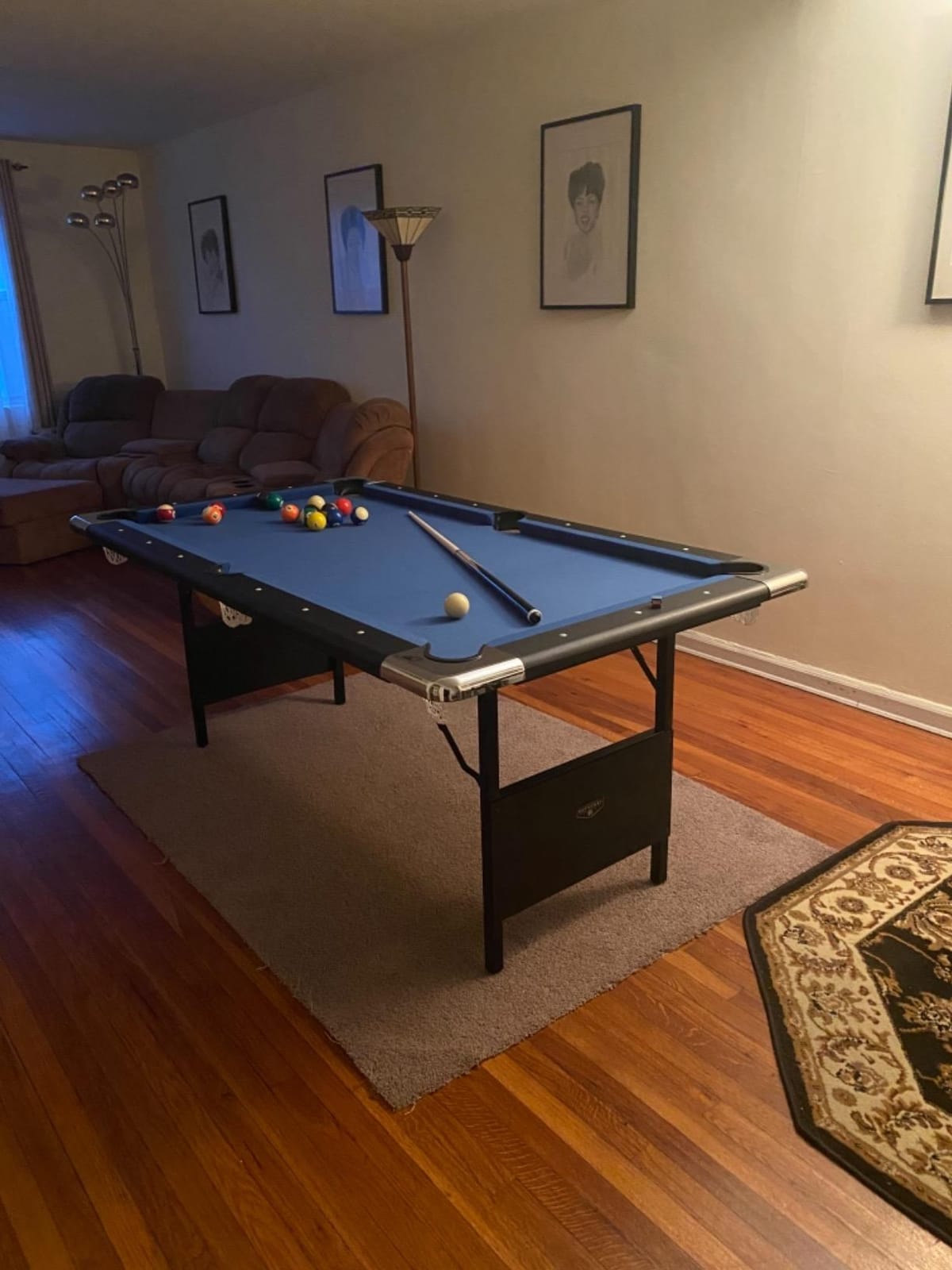 Hathaway Fairmont Folding Pool Table for Family & Home Use Includes Full Set of Billiard Balls, Cues, Chalk, Triangle and Carrying Bag, Portable Space-Saving Table customer photo 1