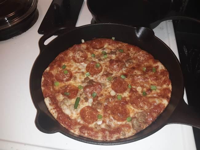 Victoria 12-Inch Cast Iron Skillet, Pre-Seasoned Cast-Iron Frying Pan with Long Handle, Made in Colombia customer photo 2