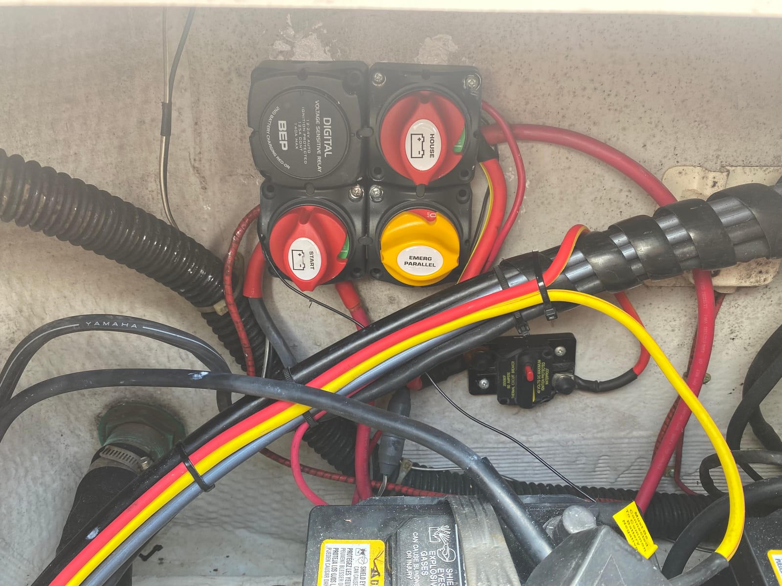 BEP 716-SQ-140A-DVSR Square Battery Distribution Cluster for Single Engine with Two Battery Banks customer photo 1