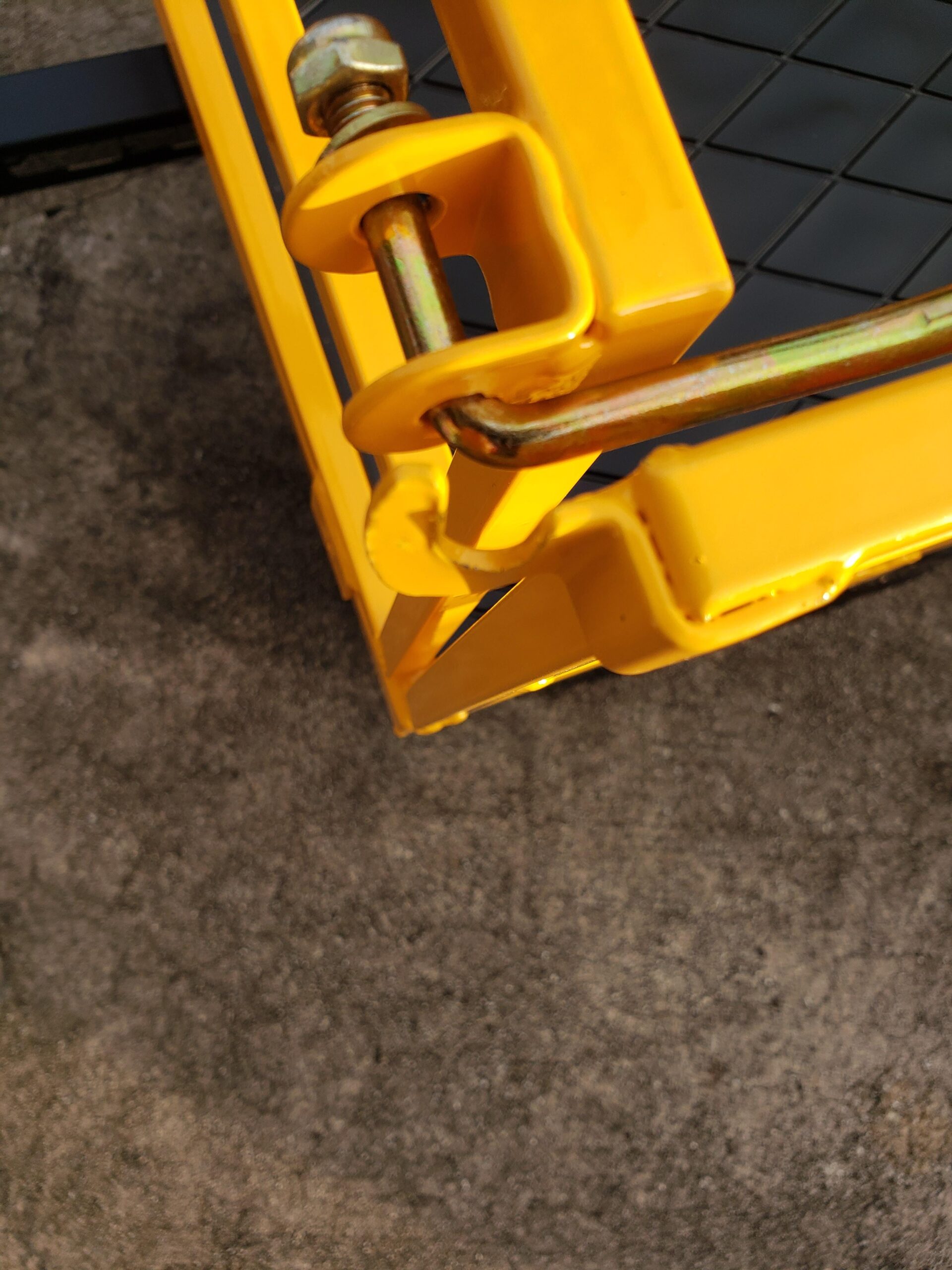 Gorilla Carts Heavy Duty, All Terrain Garden Wheelbarrow, 1200 Lb, Yellow - Foldable Wagon, Gardening Equipment for Yard, Lawn, and Outdoor Use customer photo 1