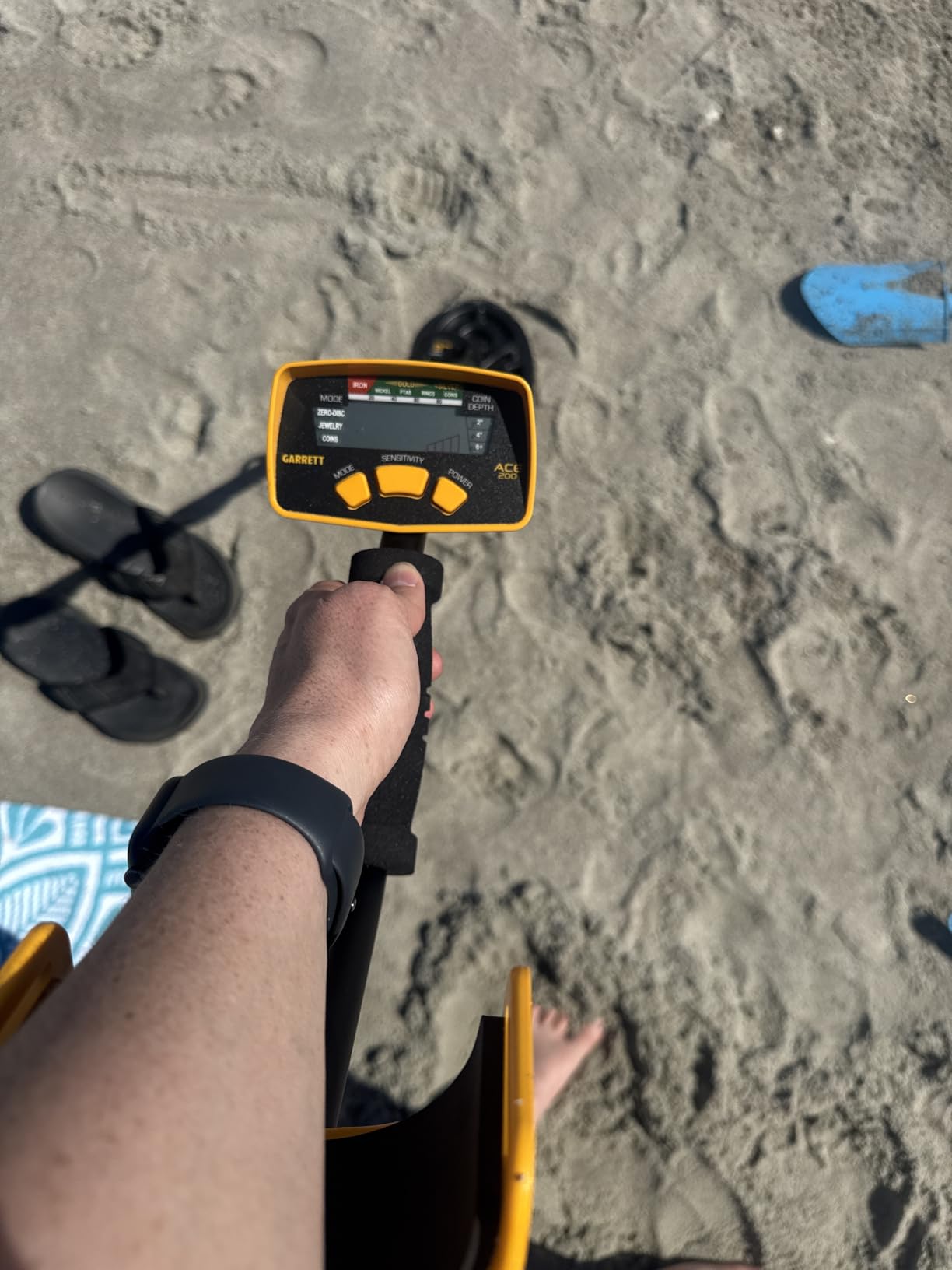 Garrett ACE 200 Metal Detector for Adults & Kids, Made in USA, Waterproof Search Coil customer photo 2