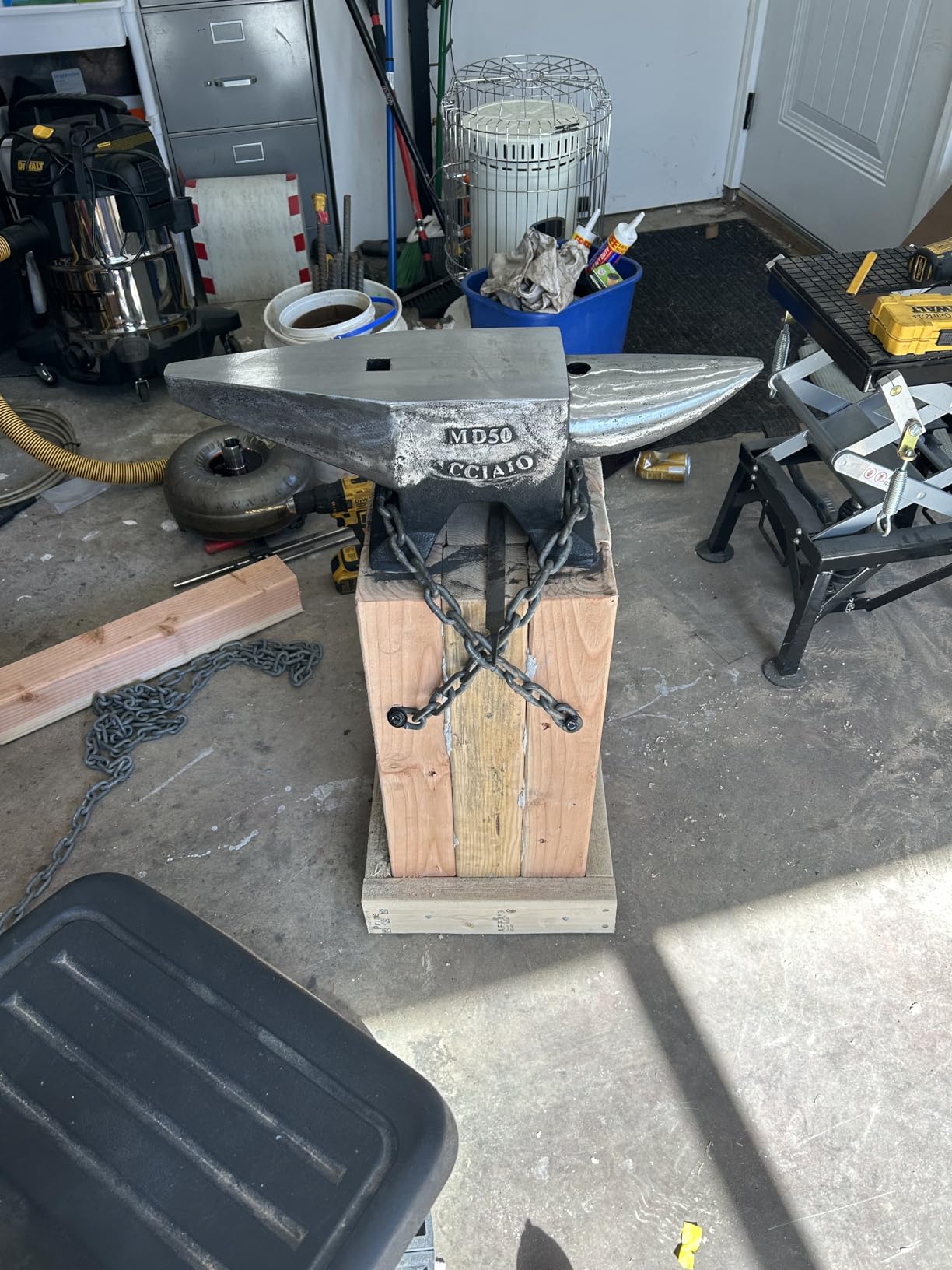 VEVOR Single Horn Anvil 86Lbs Steel Anvil Blacksmith for Sale Forge Steel Tools and Equipment Anvil Rugged Blacksmith Jewelers Durable and Robust Metal Working Tool, Grey customer photo 1