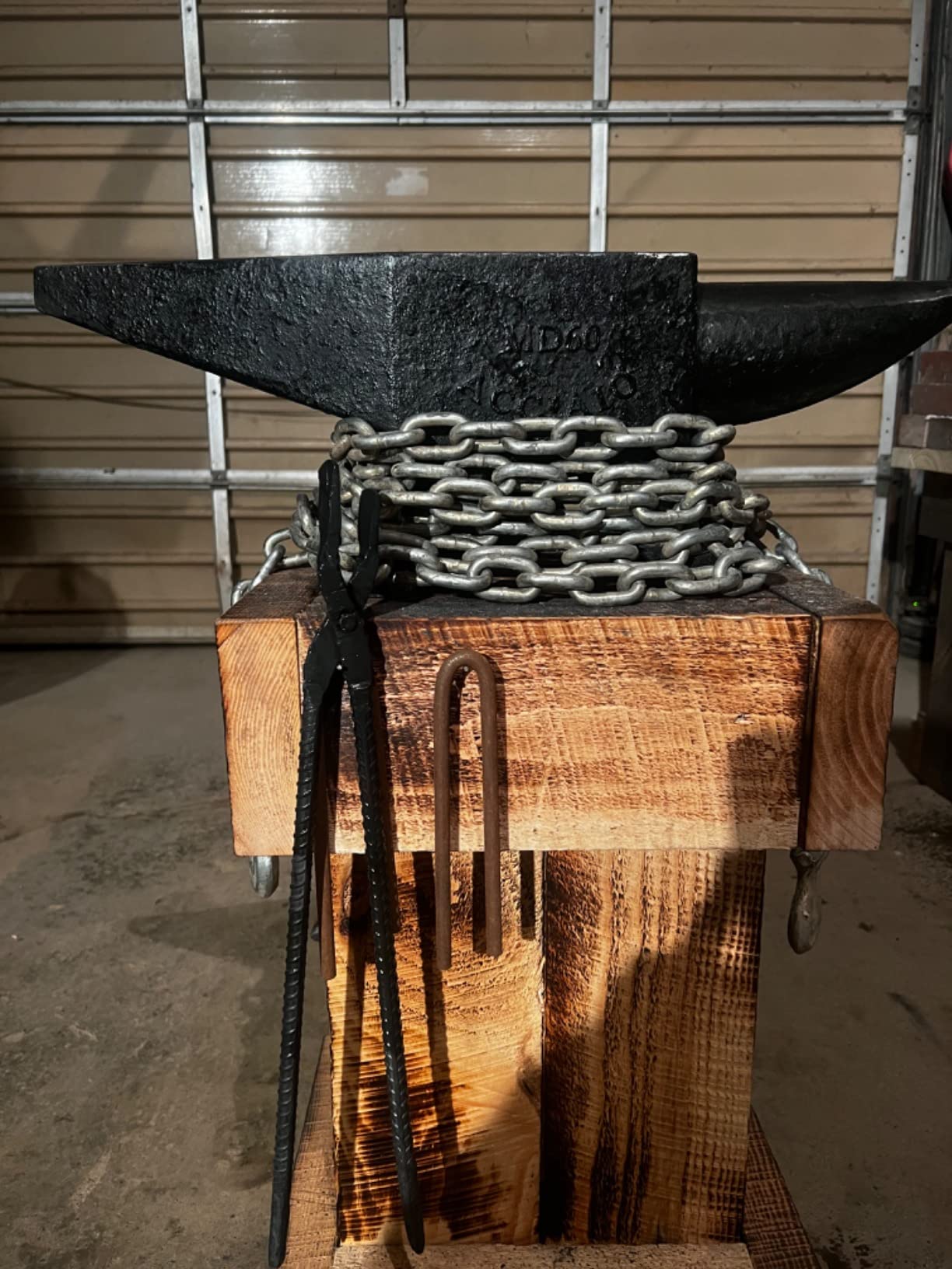 VEVOR Single Horn Anvil 86Lbs Steel Anvil Blacksmith for Sale Forge Steel Tools and Equipment Anvil Rugged Blacksmith Jewelers Durable and Robust Metal Working Tool, Grey customer photo 2