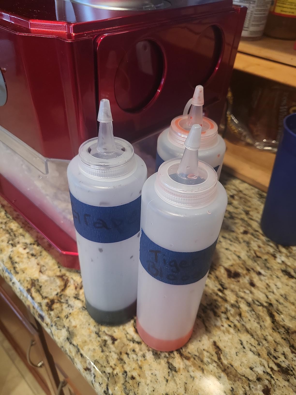Cuisinart Snow Cone Machine, 90W Motor & Interlock Safety, 4 Reusable Cones | Snow cone maker & slushie machine with 4 reusable cones, compact design & auto-shutoff, 4-5 cones in under a minute, SCM-10P1 customer photo 2